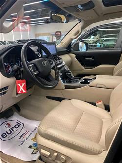 تۆیۆتا لاند کروزەر